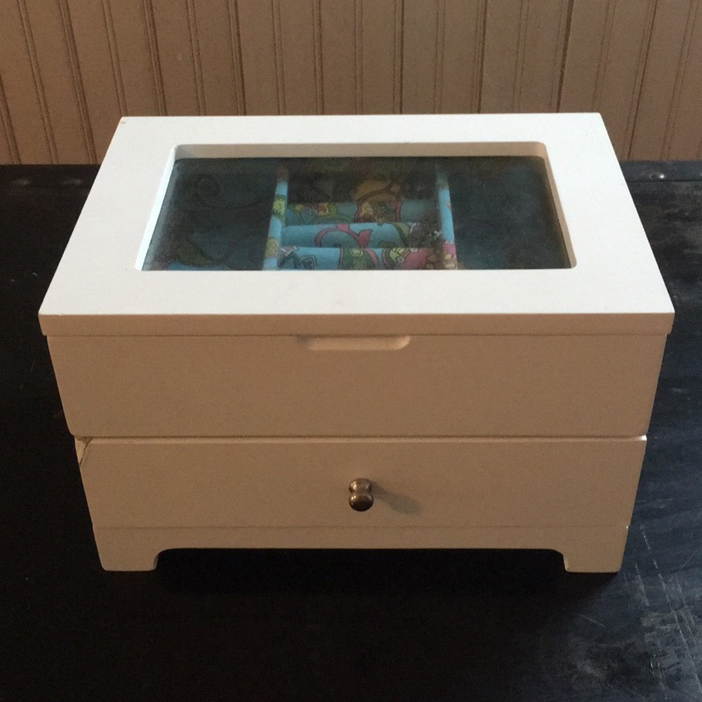 🚫SOLD🚫 Jewelry Box